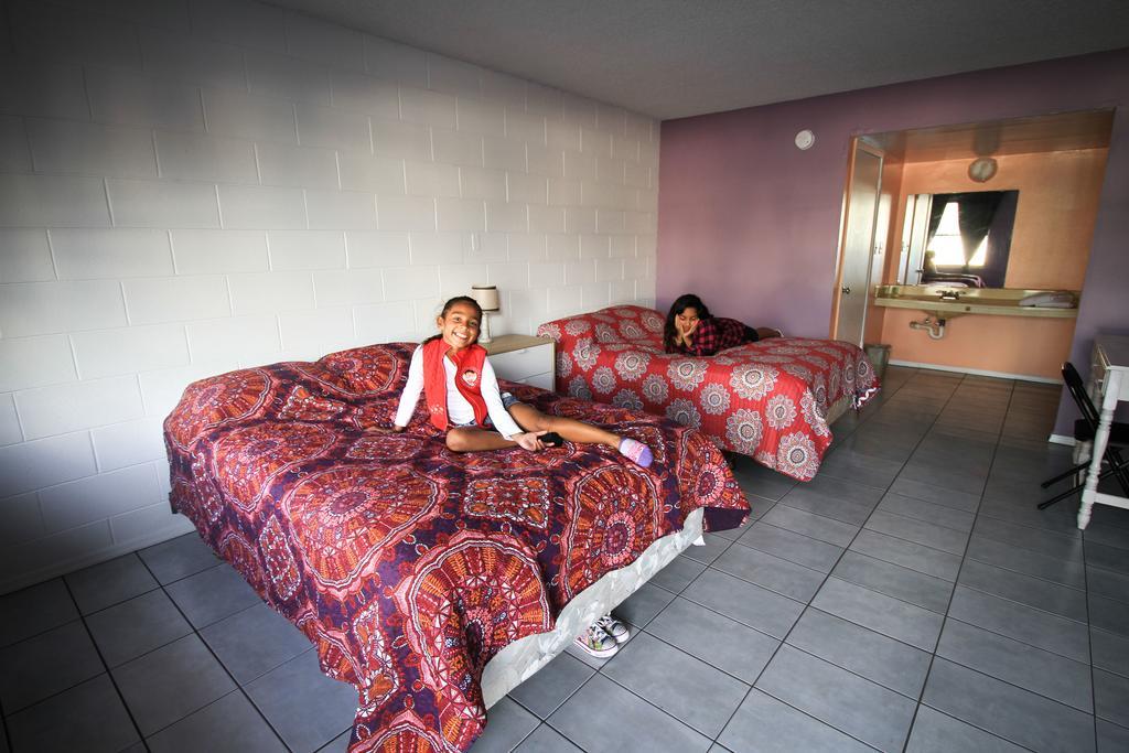 Palm Lakefront Resort And Hostel Celebration Kültér fotó